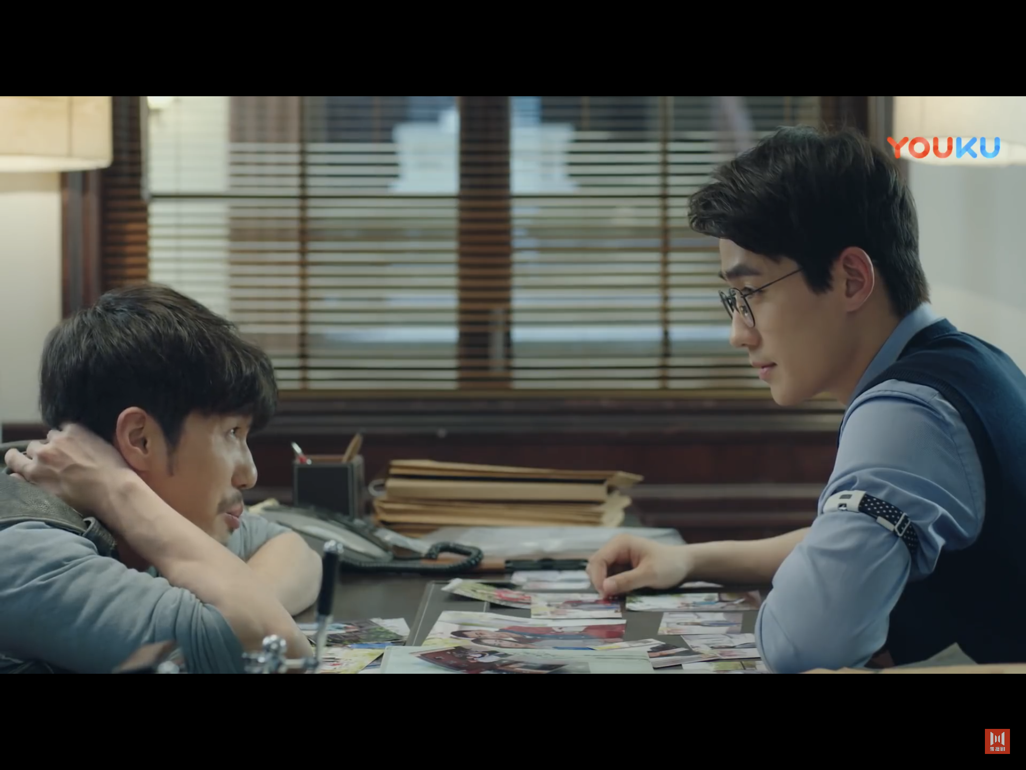 Zhao Yunlan and Shen Wei in the office